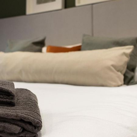 Luxe Courtyard Apartment For 4 Near Exeter City Centre Ngoại thất bức ảnh