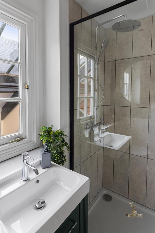 Luxe Courtyard Apartment For 4 Near Exeter City Centre Ngoại thất bức ảnh